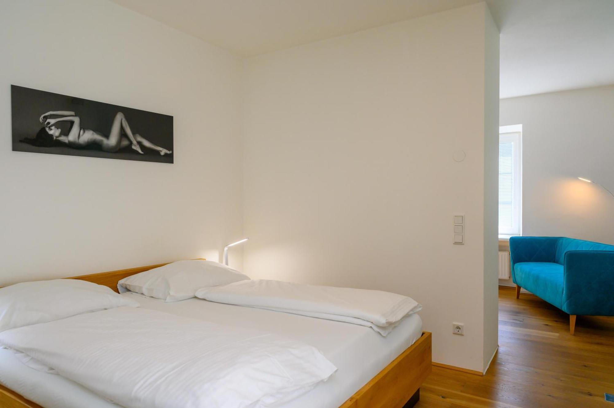 Appartement-Hotel Gh Zum Goldenen Schiff Enns Exterior photo