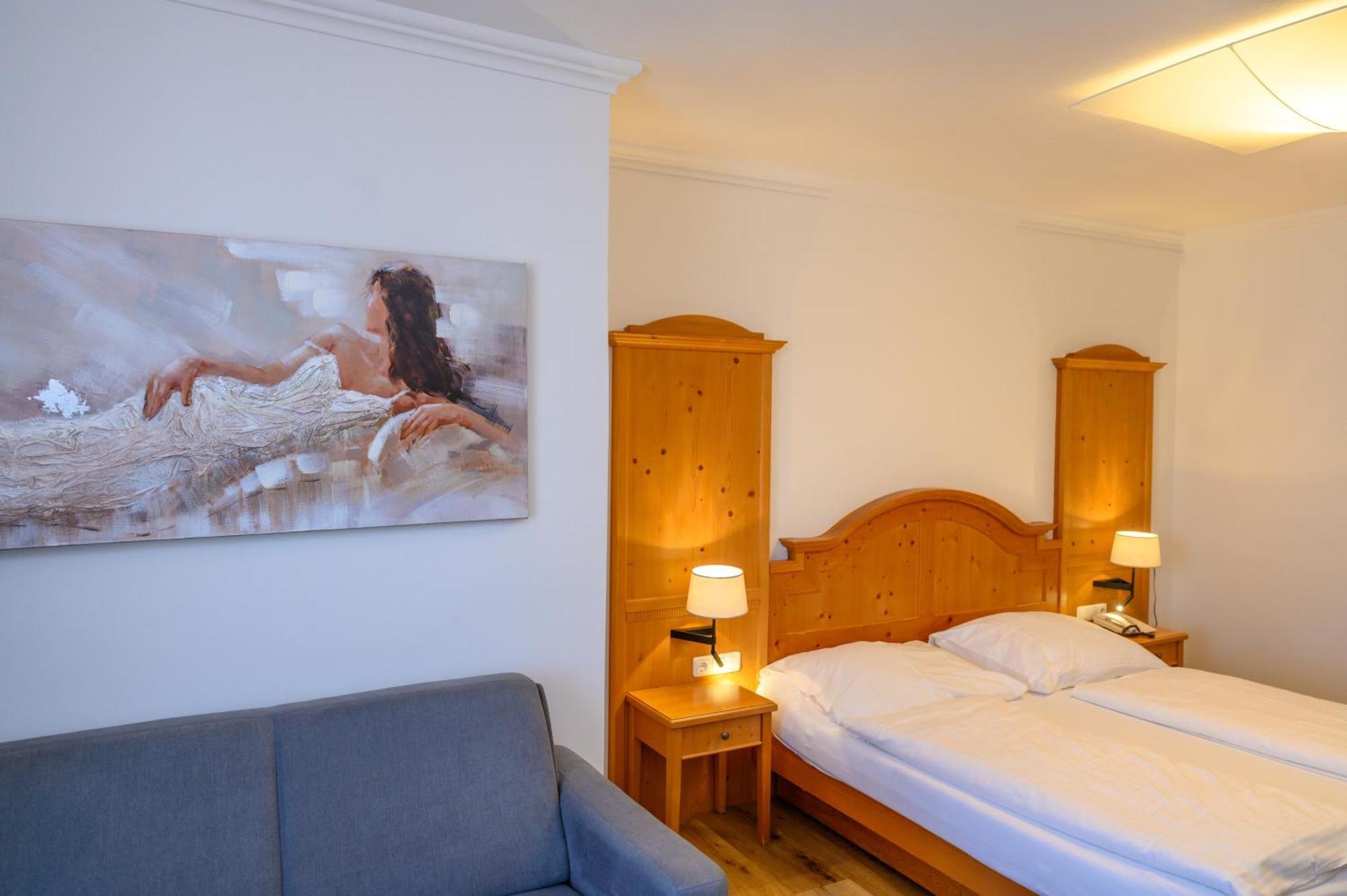 Appartement-Hotel Gh Zum Goldenen Schiff Enns Exterior photo