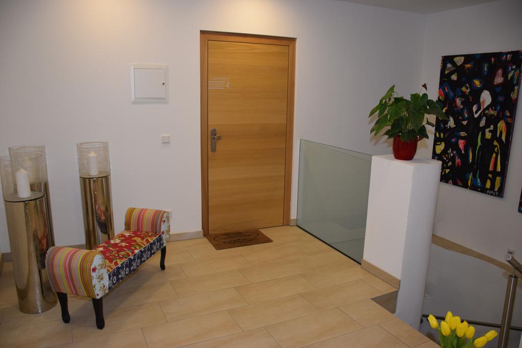 Appartement-Hotel Gh Zum Goldenen Schiff Enns Exterior photo