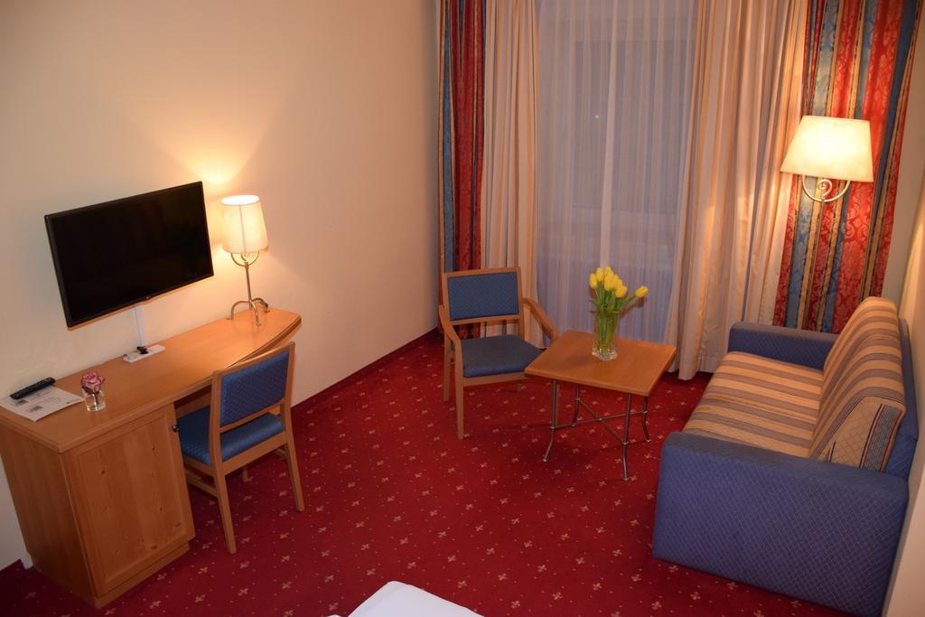 Appartement-Hotel Gh Zum Goldenen Schiff Enns Room photo