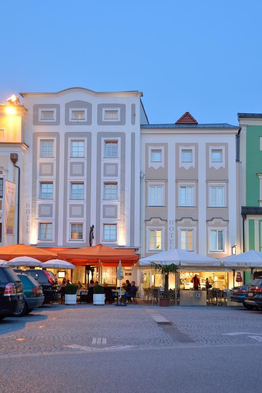 Appartement-Hotel Gh Zum Goldenen Schiff Enns Exterior photo